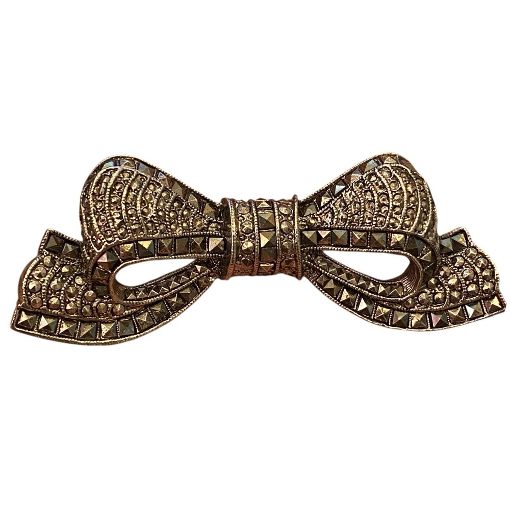 Signed 1928 Silver Tone Bow Ribbon Marcasite Rhinestone Brooch Pin